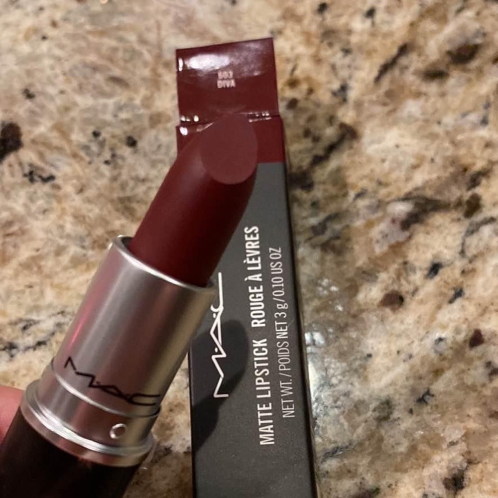 MAC Diva Matte Lipstick 💄PLEASE SEE DESCRIPTION!
